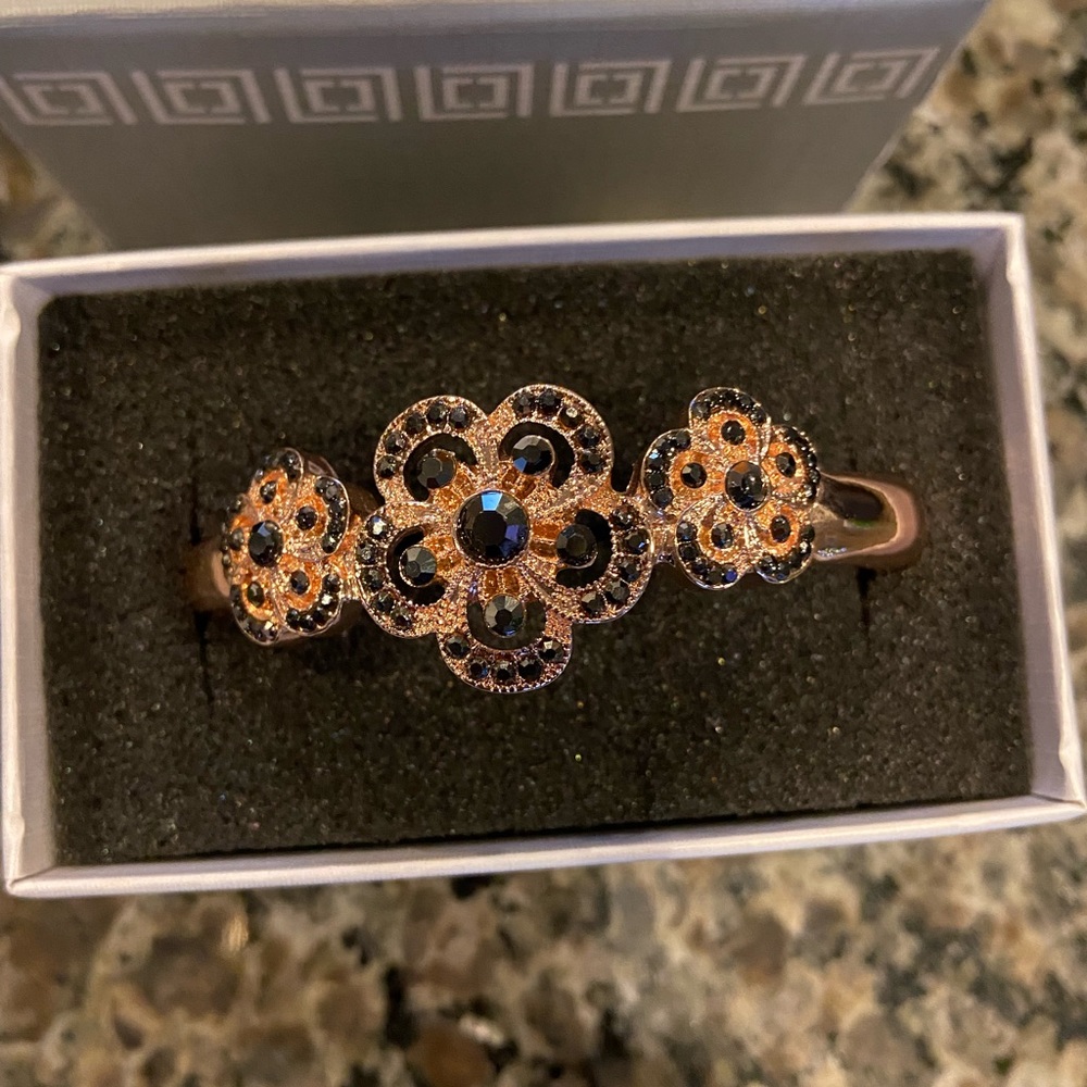 New Liz Claiborne Bracelet